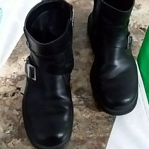 Men's black ankle sketchers boots. Size 10
